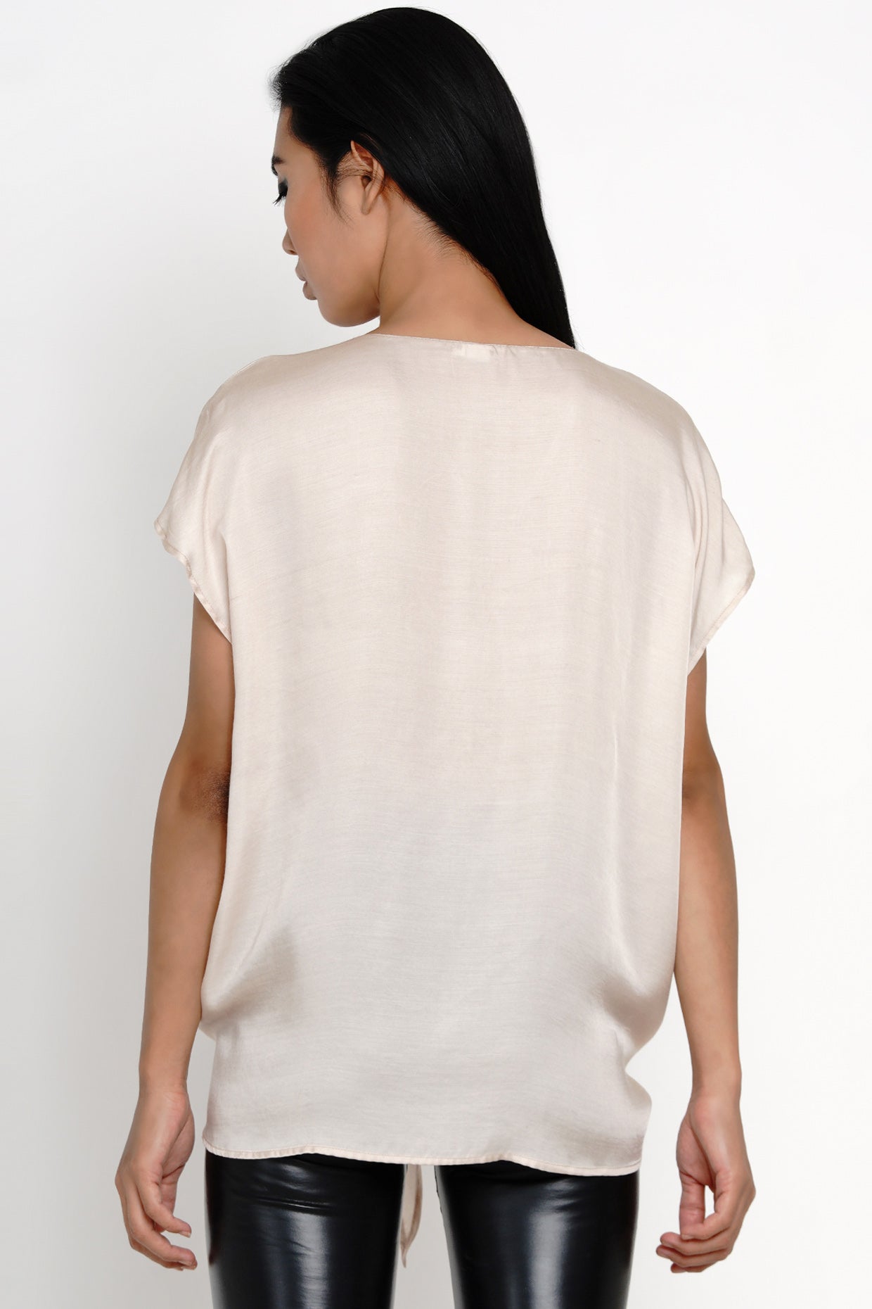 BEIGE NOT-KNOT TOP