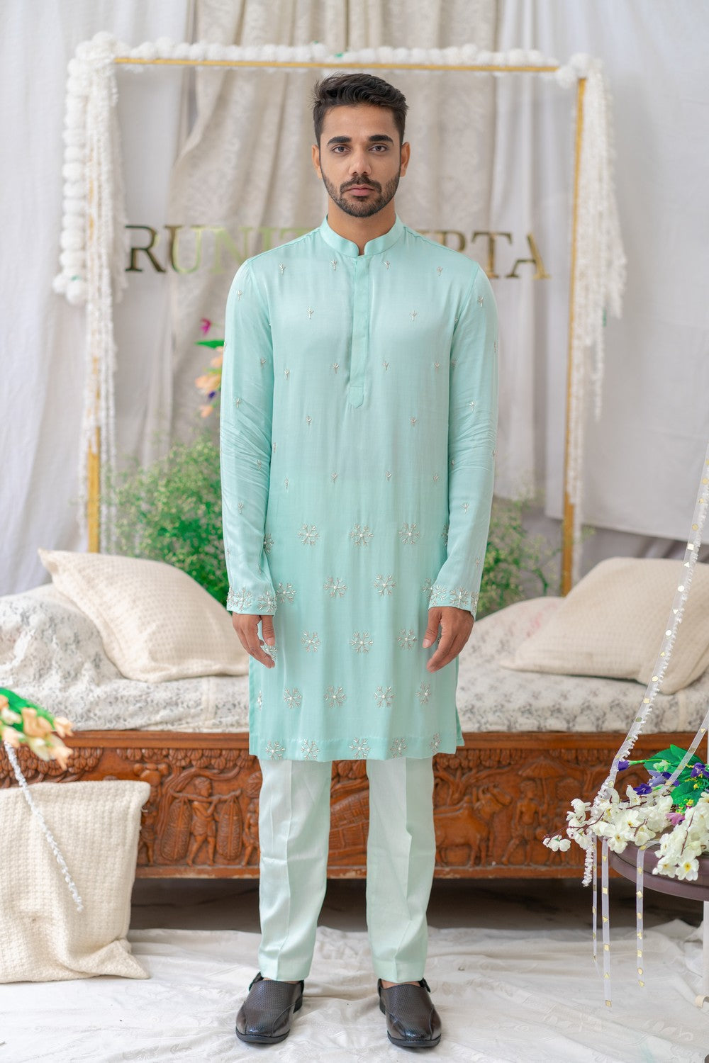 mens white embroidered kurta