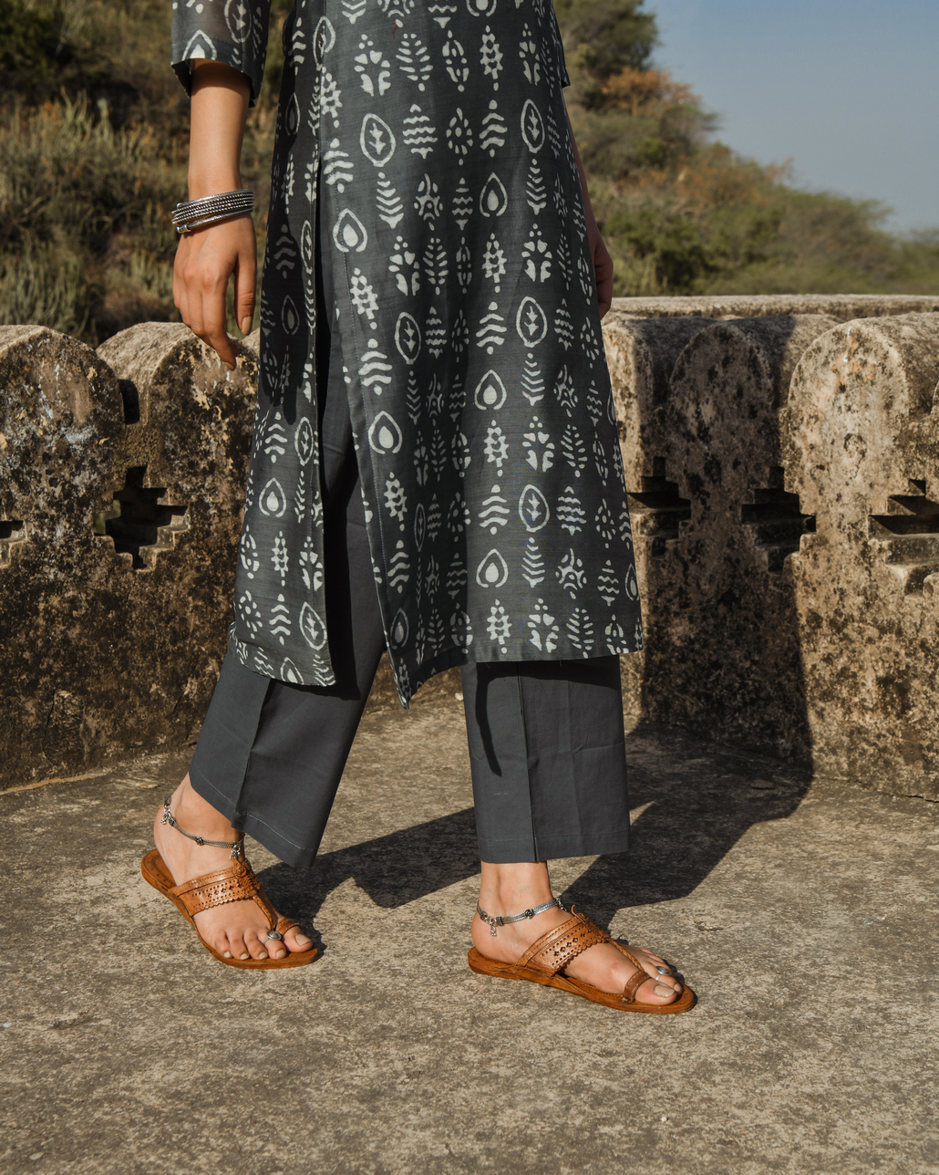 GREY EMBROIDERED CHANDERI KURTA SET