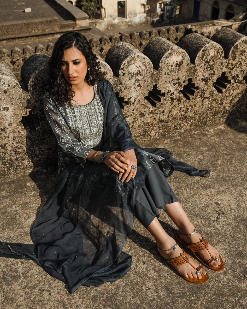 GREY EMBROIDERED CHANDERI KURTA SET