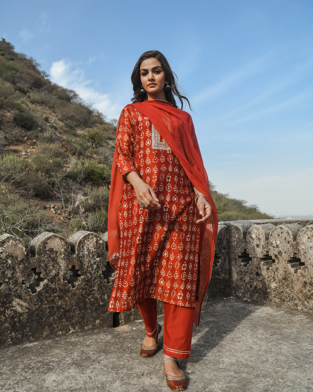 BRICK EMBROIDERED CHANDERI KURTA SET