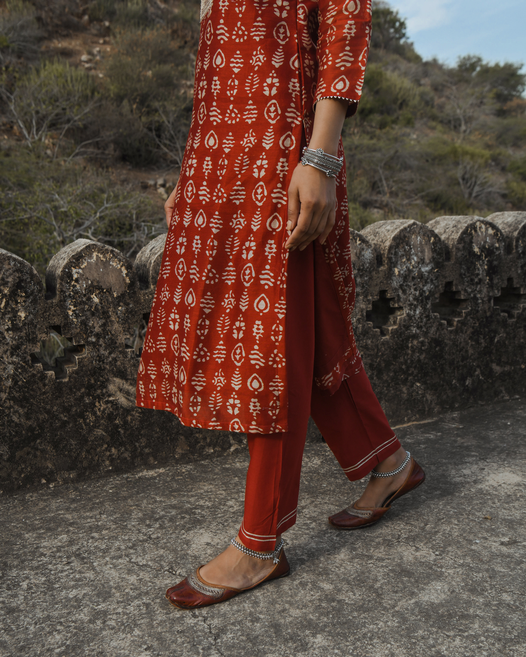 BRICK EMBROIDERED CHANDERI KURTA SET