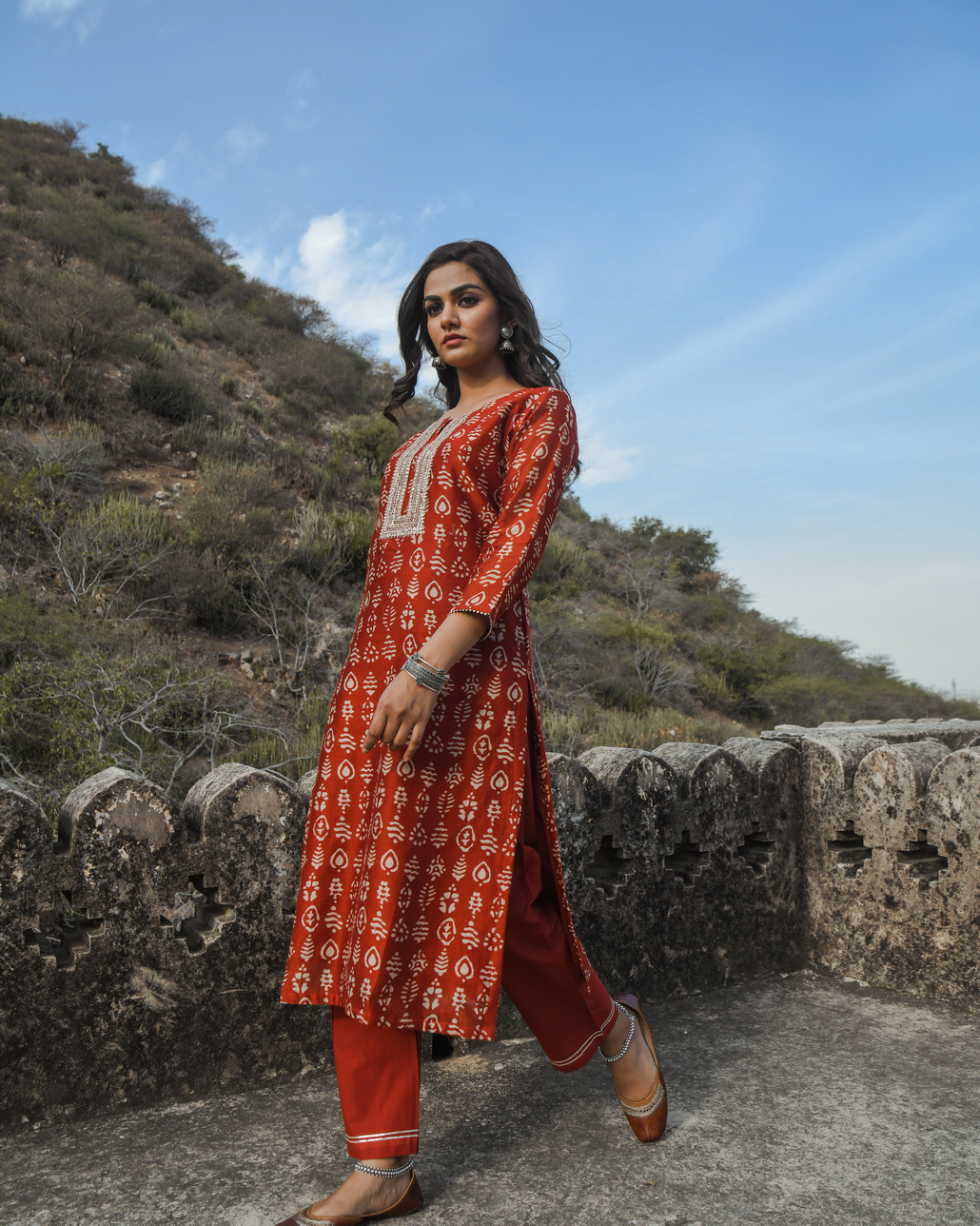 BRICK EMBROIDERED CHANDERI KURTA SET