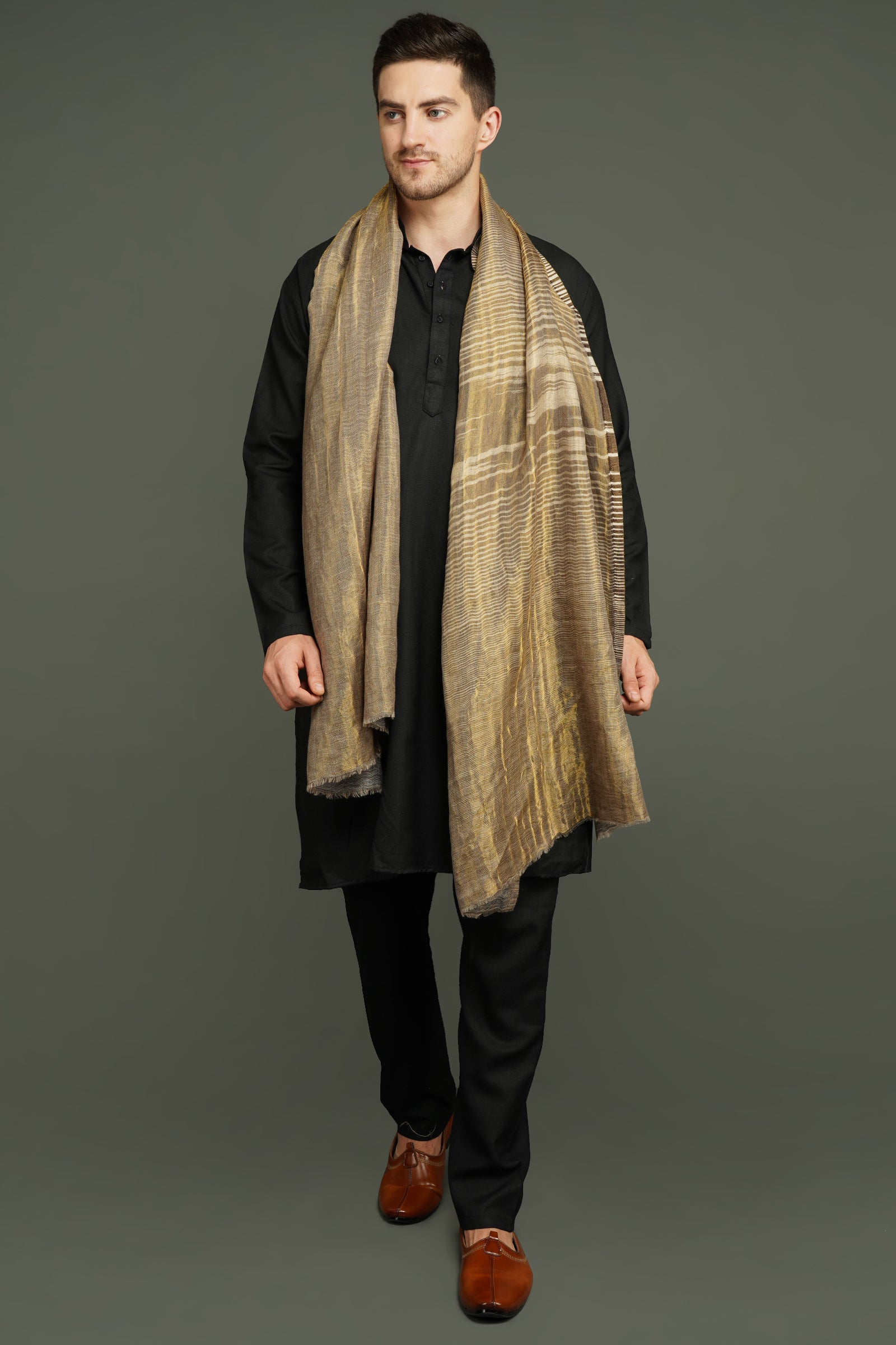 Pashmina stole with reversible saree design