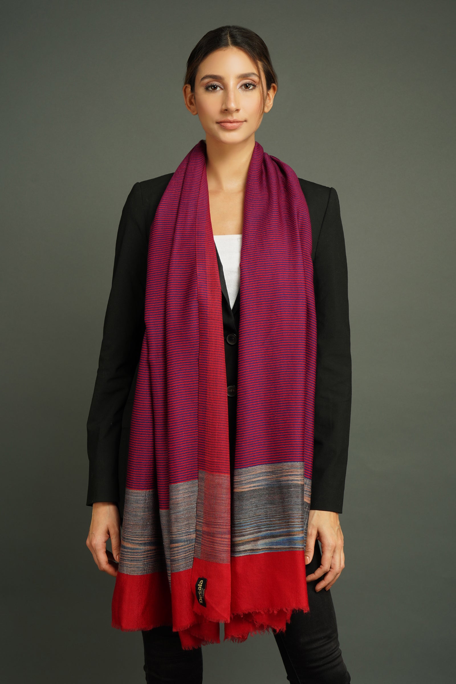 Fine wool stole in colorblock