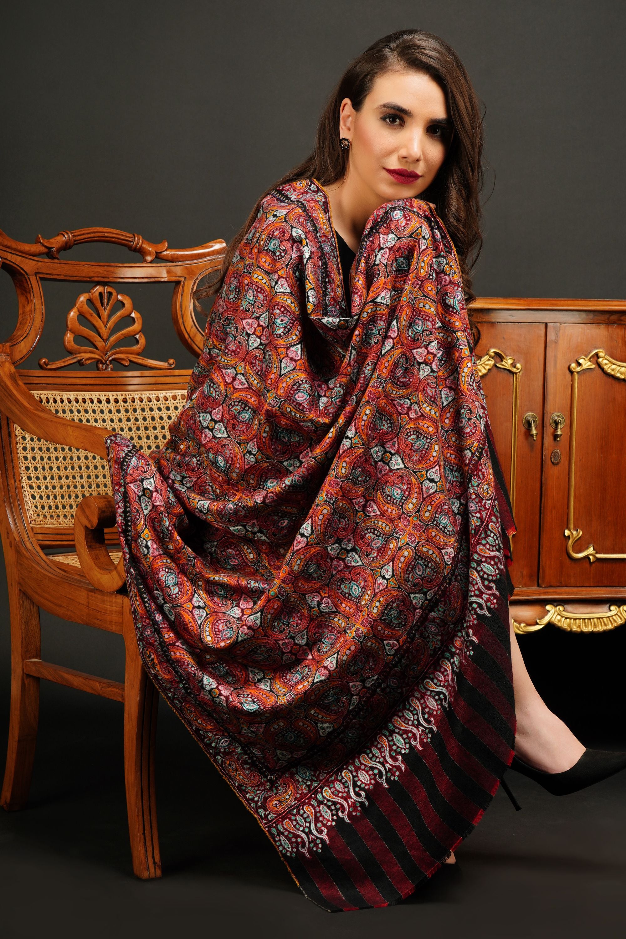 Handwoven Aabi kari and Tila Pashmina Shawl