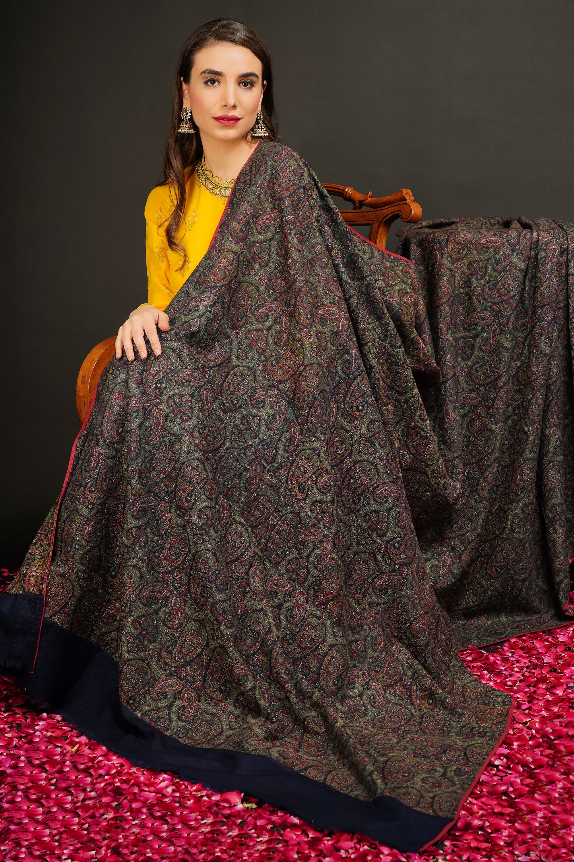 Handwoven Pashmina Antique kashmiri Master piece shawl