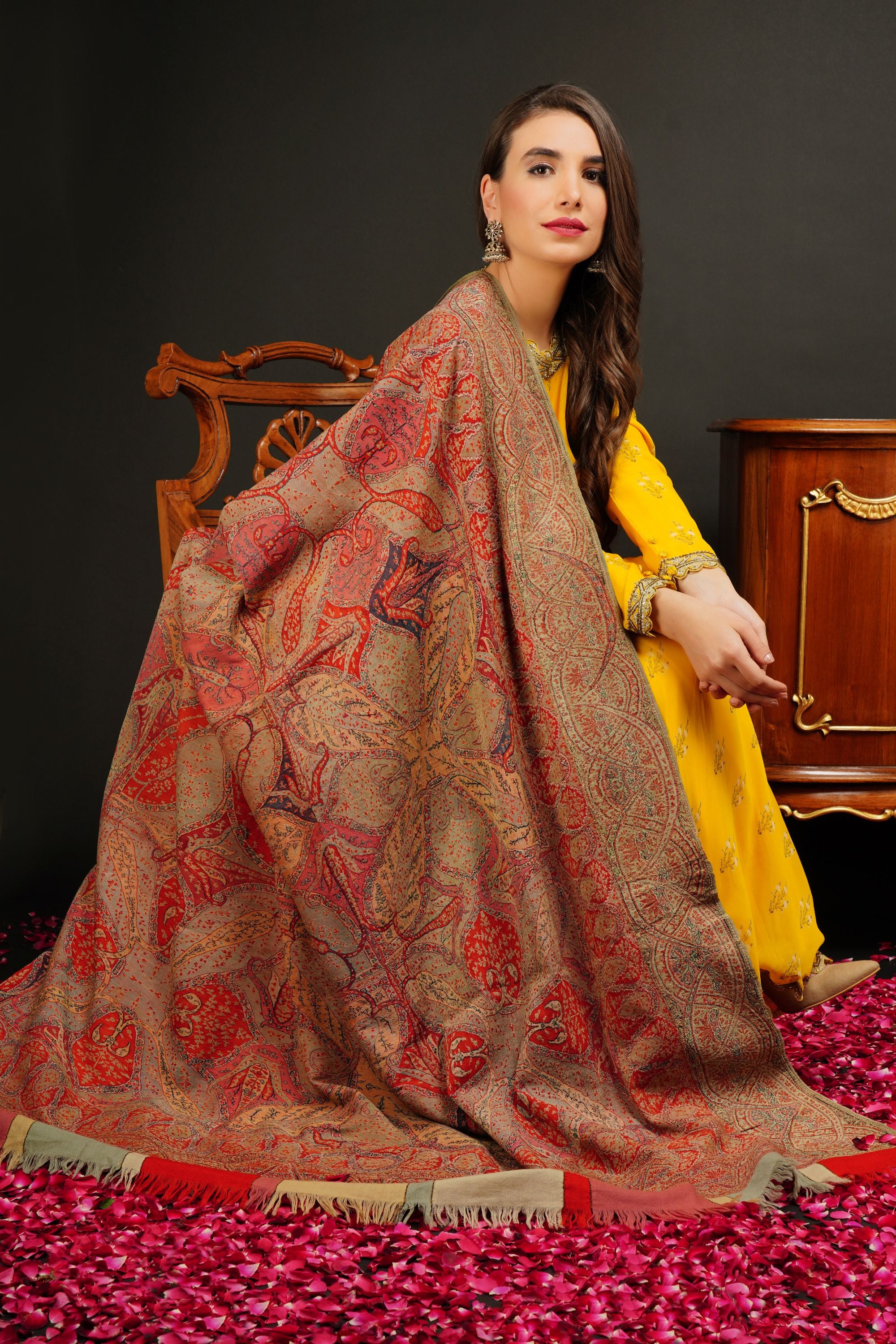 Handwoven Pashmina Antique kashmiri Master piece shawl