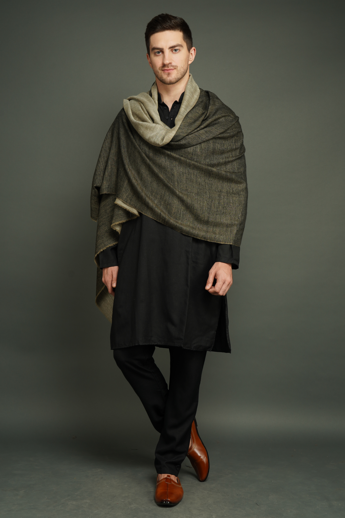 Pashmina blend in reversible dual tone