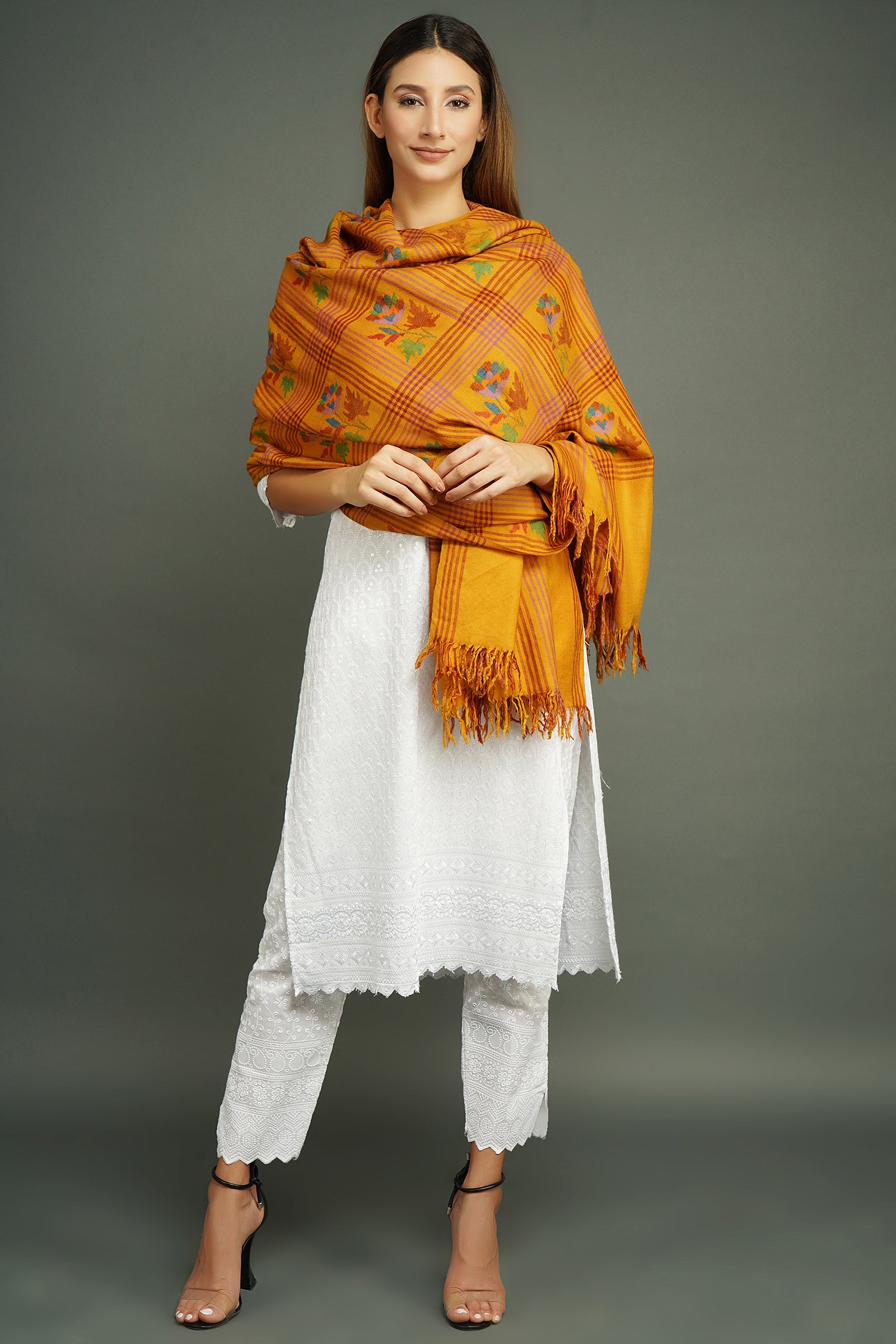 Pashmina blend with kani design in geometrical design