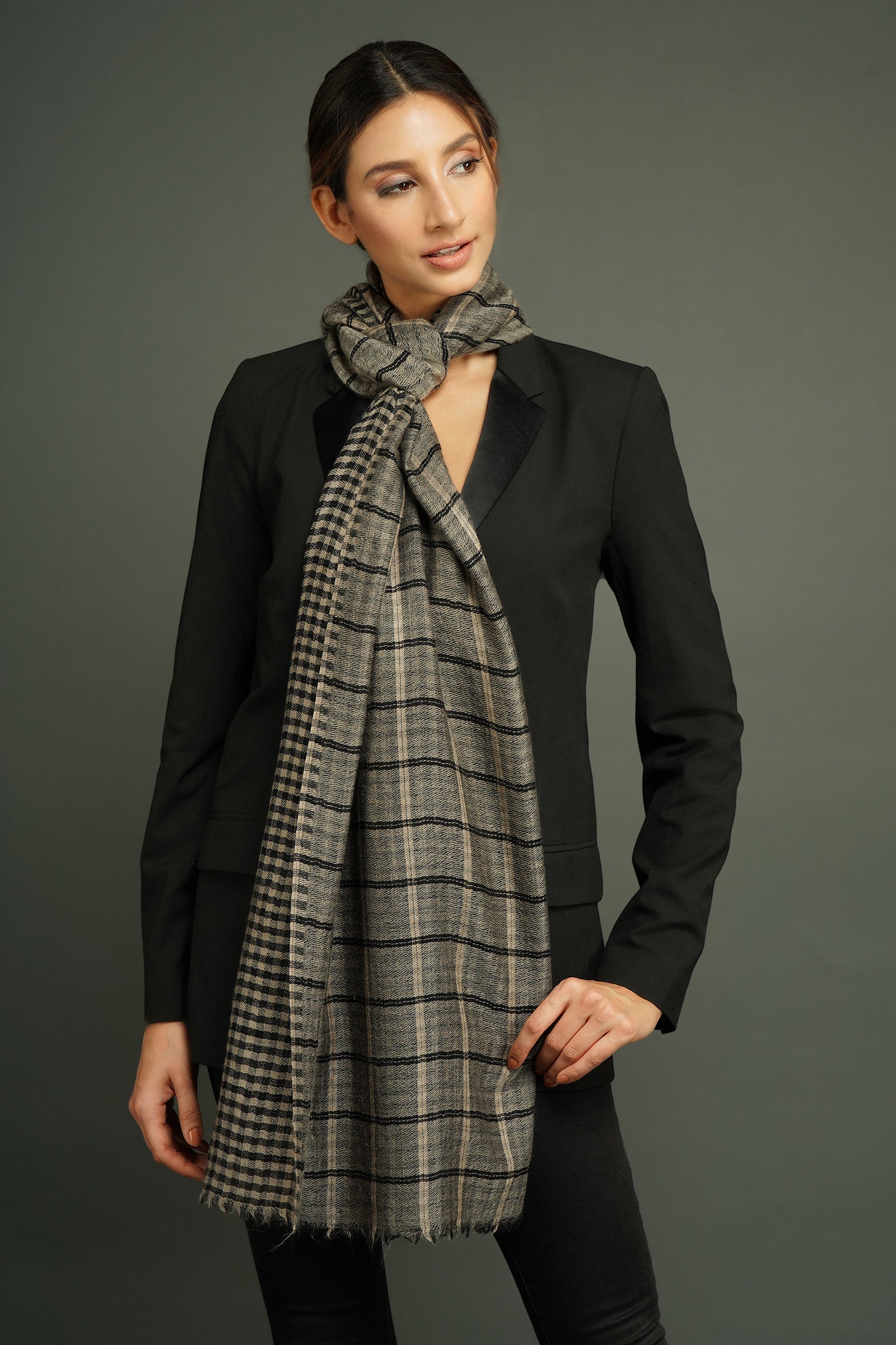 Cashmere fine wool,checkered design