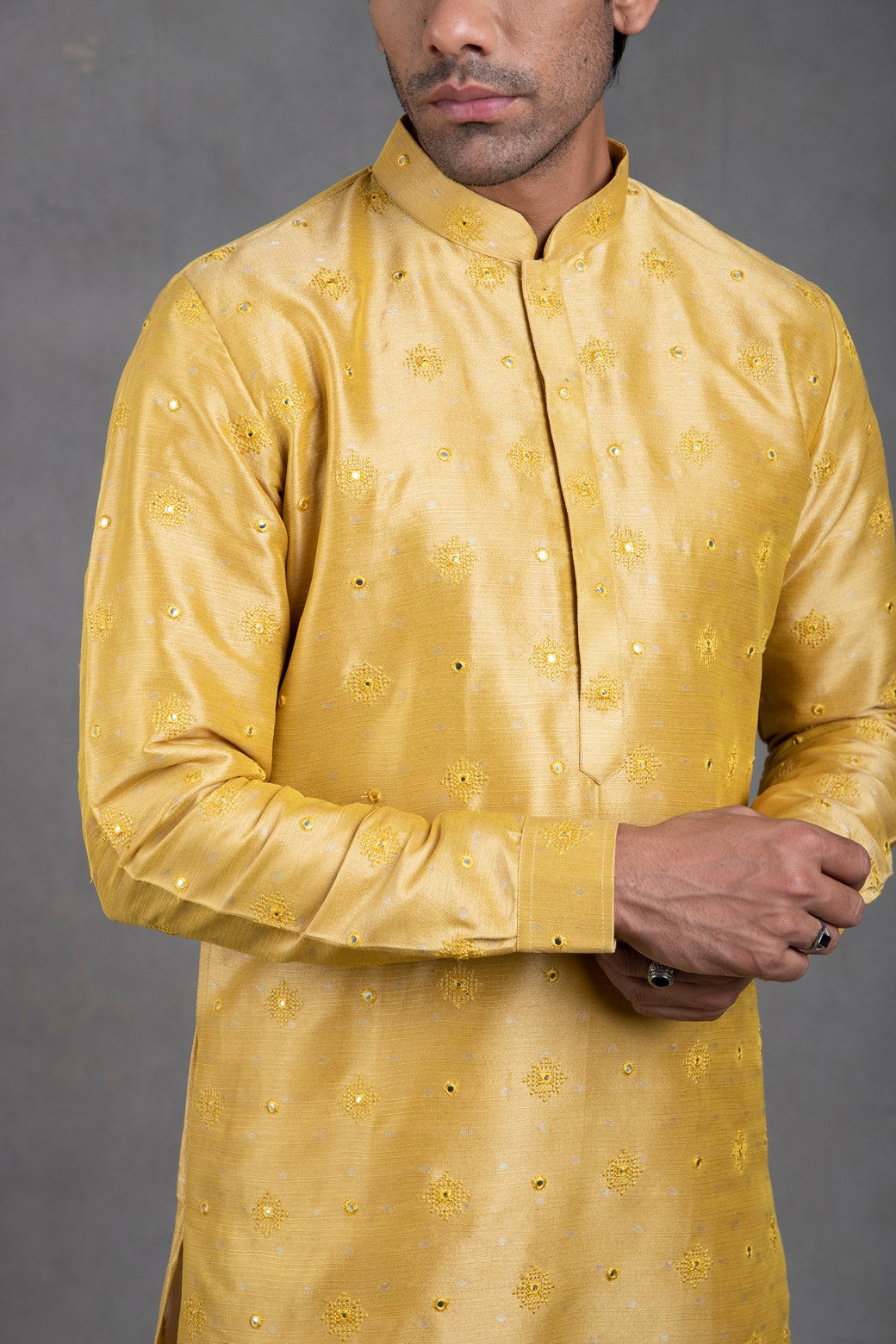 mirror embroidered kurta