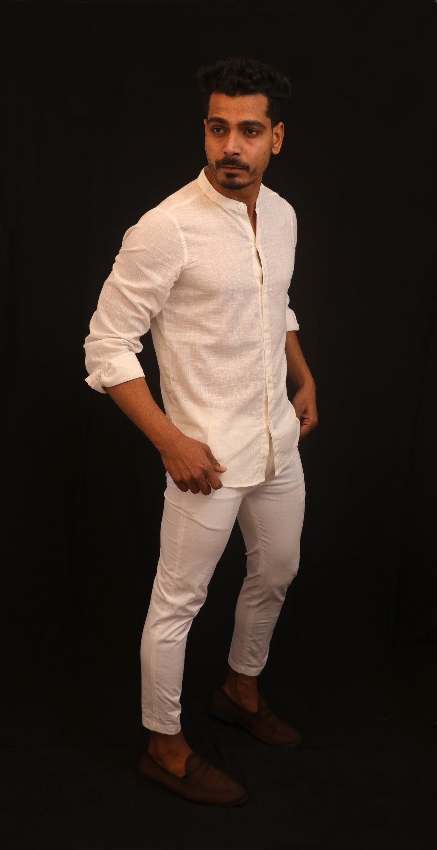 SOLID SLIM FIT SHIRT