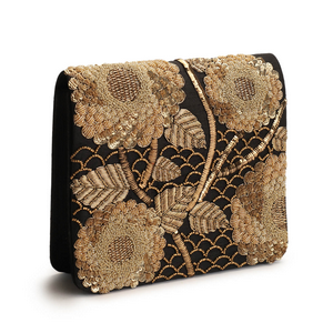 Sazee flap clutch