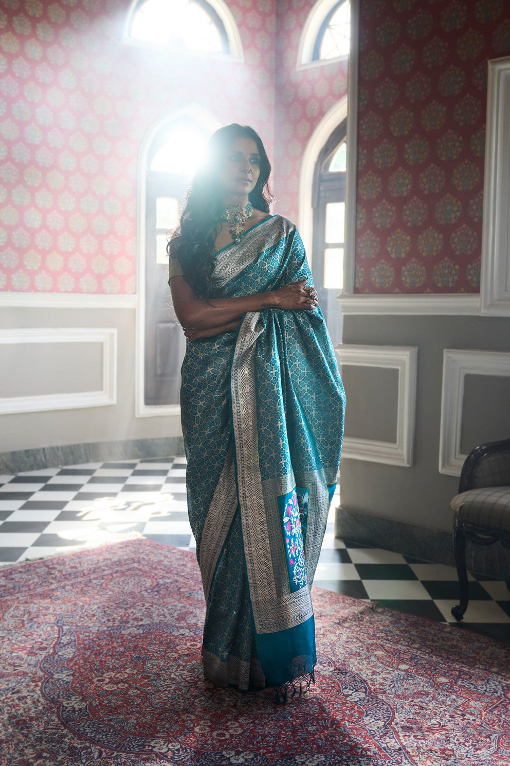 Chaand Ki Jaali' Firozi Geometric Zari Pure Silk Benarasi Handloon Sari