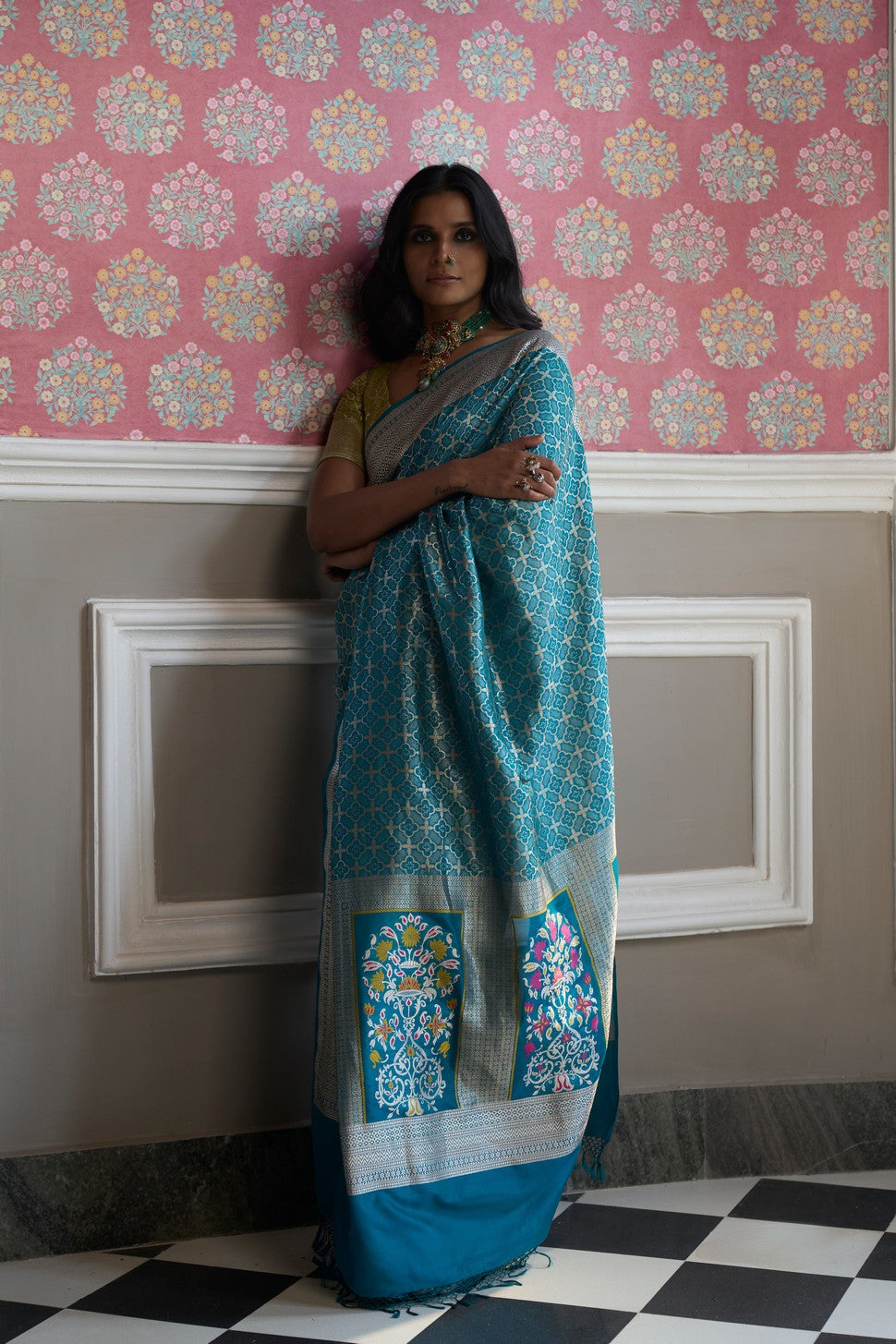 Chaand Ki Jaali' Firozi Geometric Zari Pure Silk Benarasi Handloon Sari