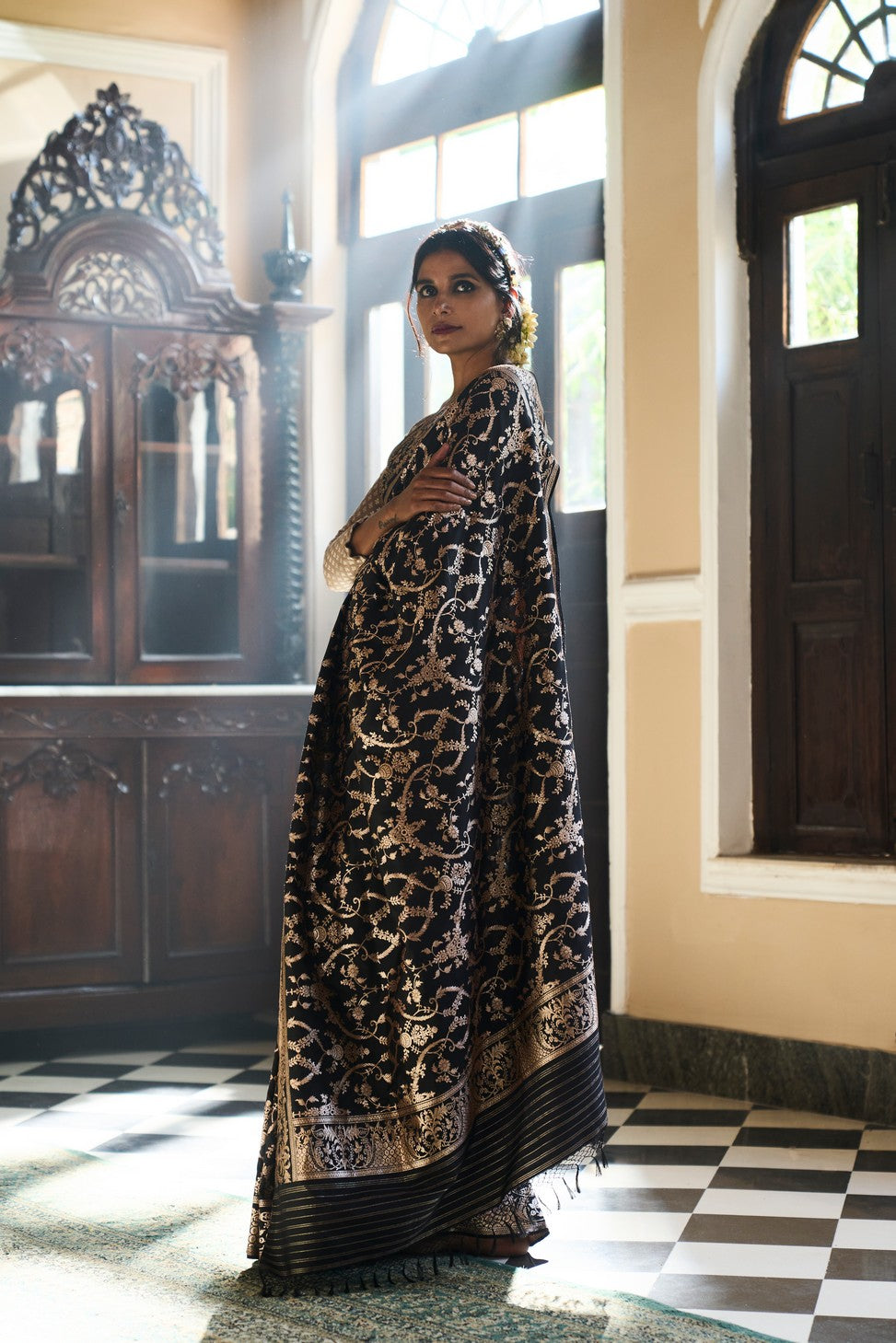 Surkh Surur' Saanjh Jaal Zari Pure Silk Benarasi Handloon Sari