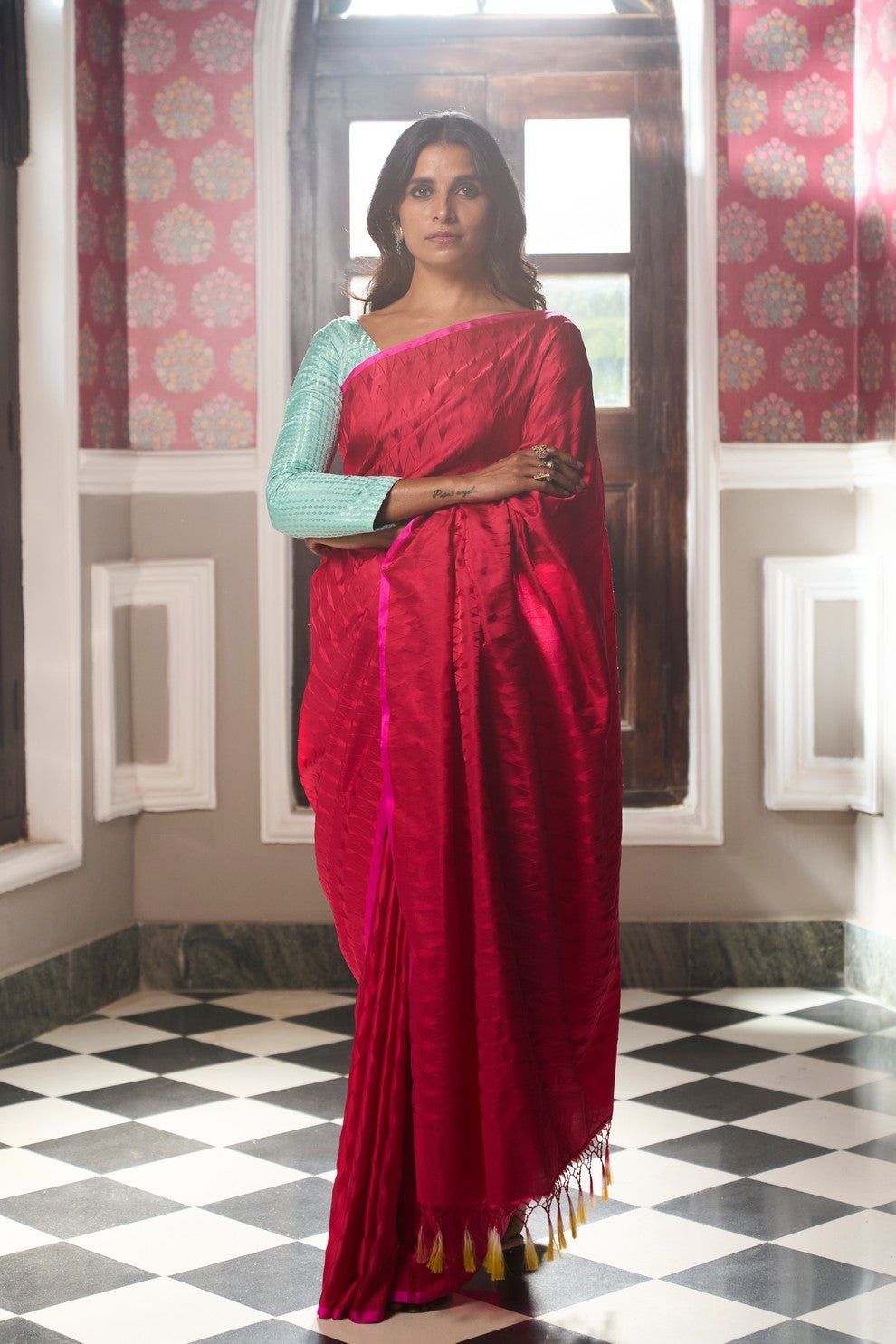 Laali Marmari' Tanchoi Pure Silk Benarasi Handloon Sari