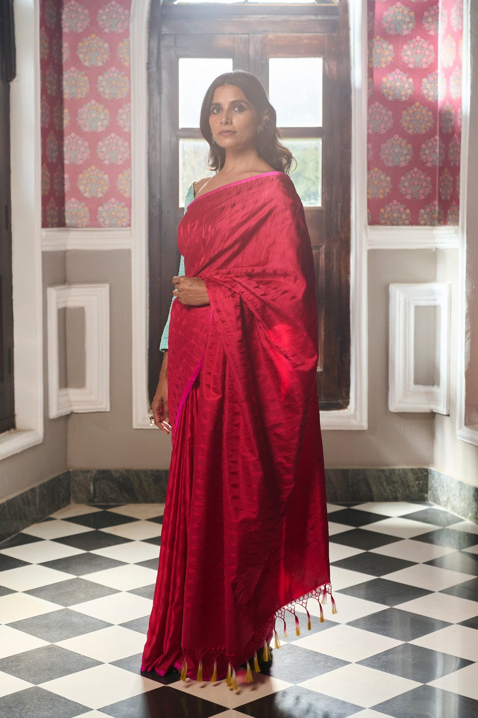 Laali Marmari' Tanchoi Pure Silk Benarasi Handloon Sari