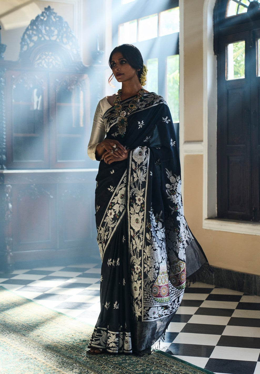 Kumud Kilol' Saanjh Buttedar Zari Pure Silk Benarasi Handloon Sari