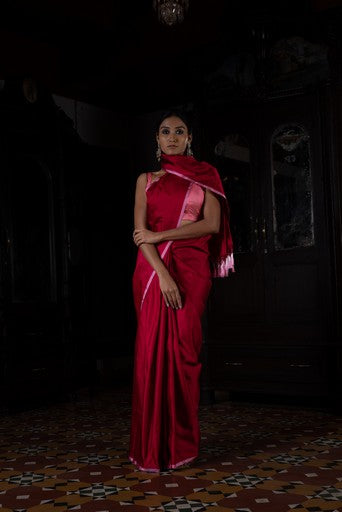 Nakhreeli' Laal Satin Benarasi Handloon Sari