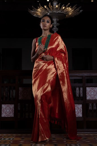 Sunehari Potli' Laal Tissue Pure Silk Benarasi Handloon Sari