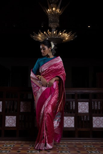 Chaand Ki Jaali' Rani Geometric Zari Pure Silk Benarasi Handloon Sari