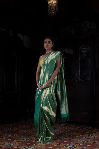 Sunehari Potli' Hariyar Tissue Pure Silk Benarasi Handloon Sari