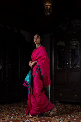 Natkhat Chiraiya' Rani Tanchoi Zari Pure Silk Benarasi Handloom Sari