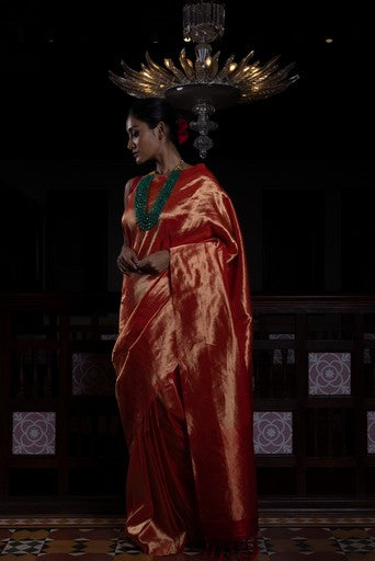 Sunehari Potli' Laal Tissue Pure Silk Benarasi Handloon Sari