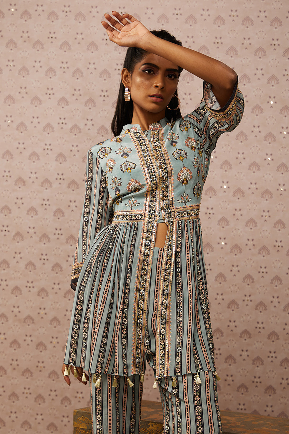 Sarouk Embroidered Kurta Set