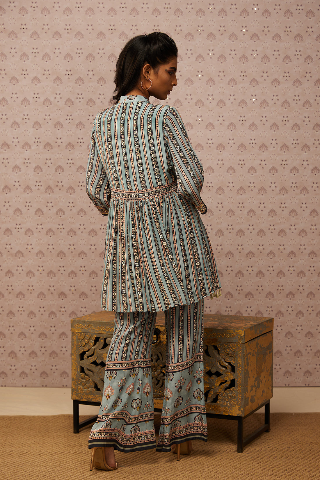 Sarouk Embroidered Kurta Set