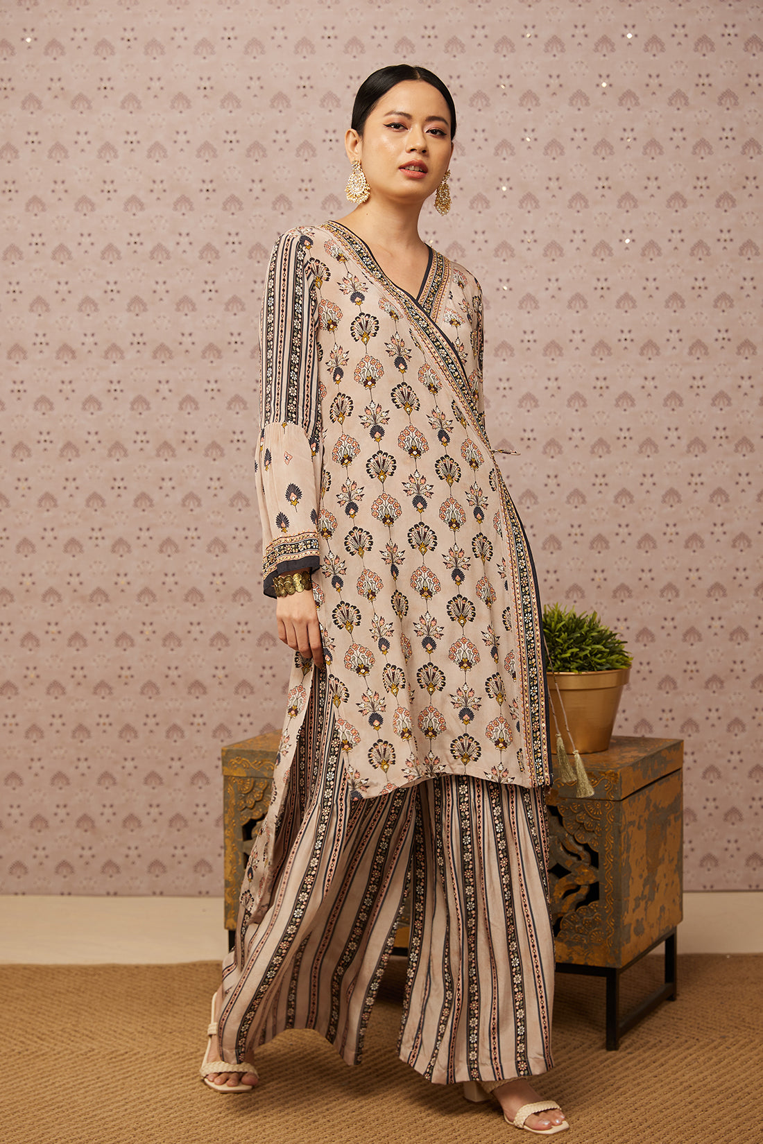 Sarouk Embroidered Angarkha Set