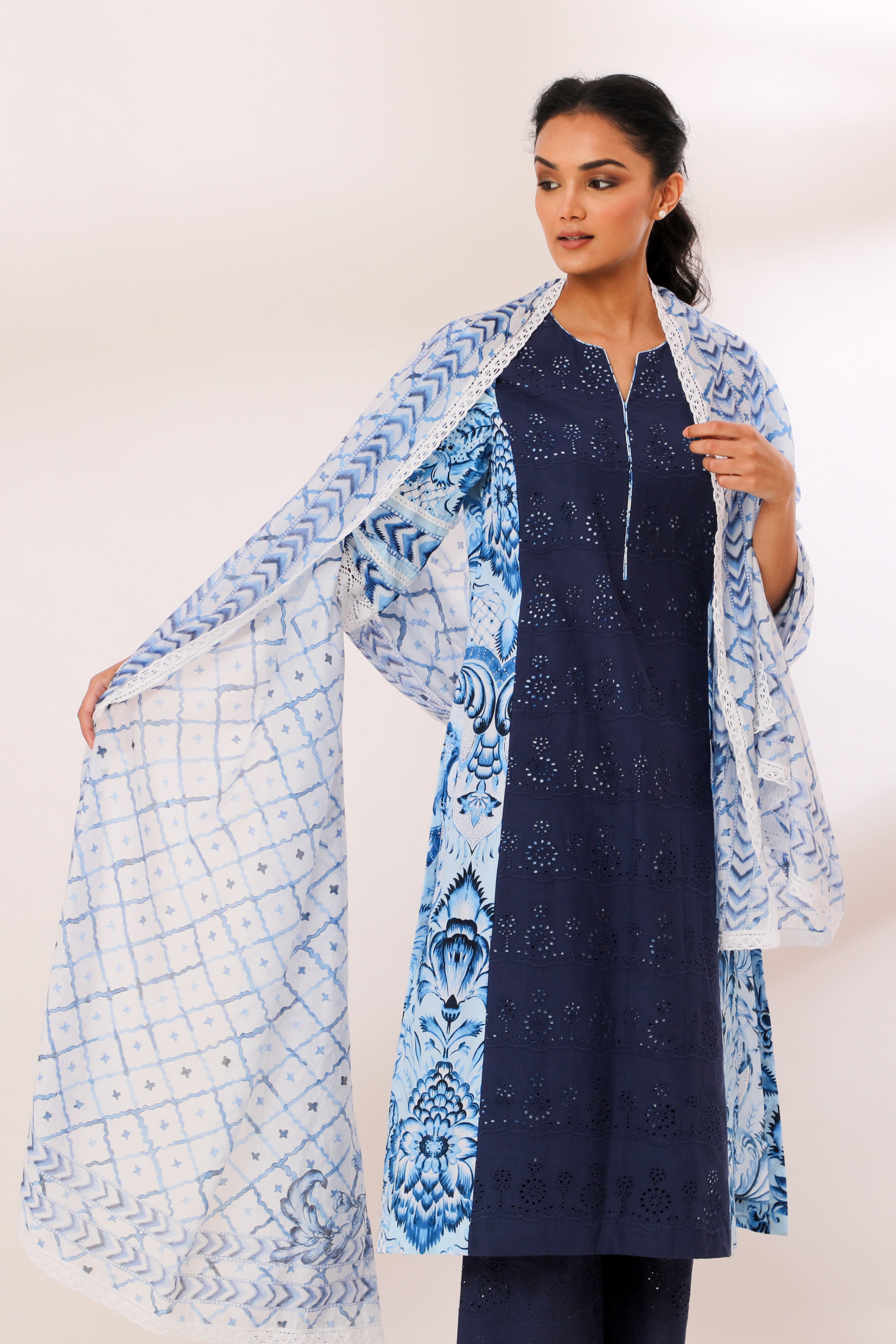 chanderi dupatta with lace edging