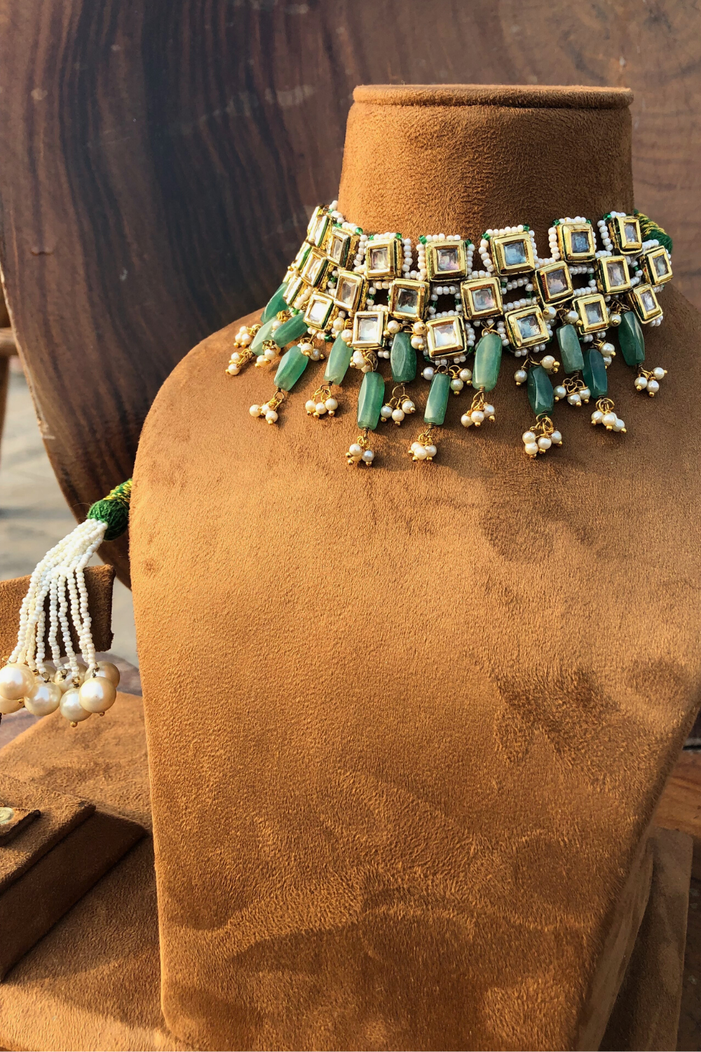 Square kundankari choker  with green beads (set with earrings)