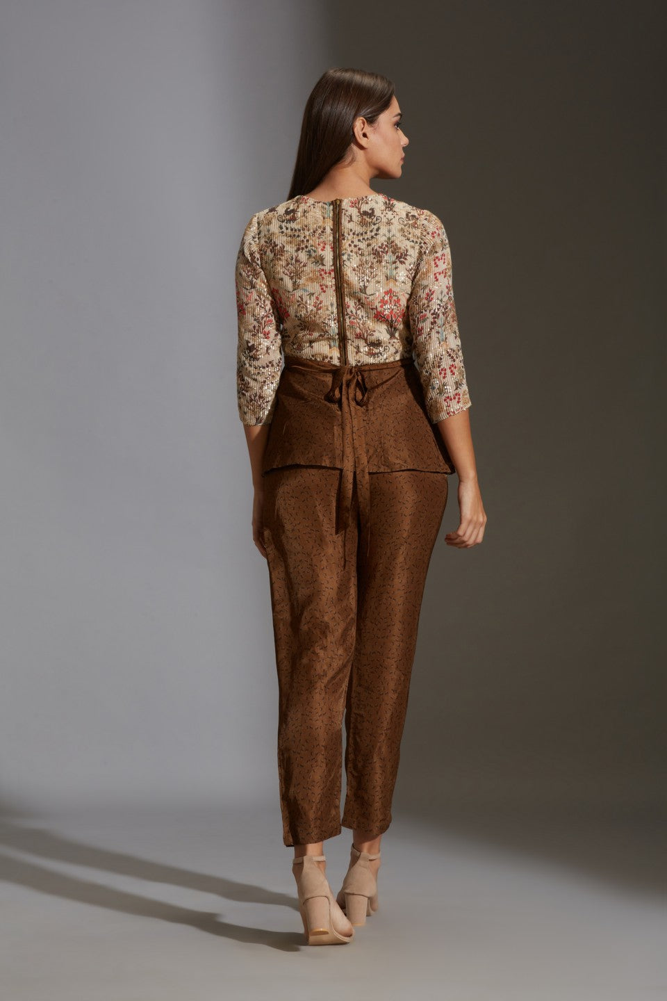 Pepmlum top with printed pants