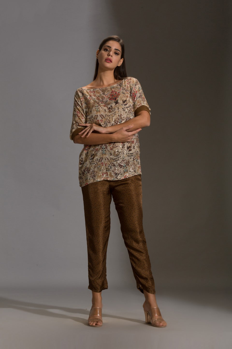 Prired one shoulder top paired with printed pants