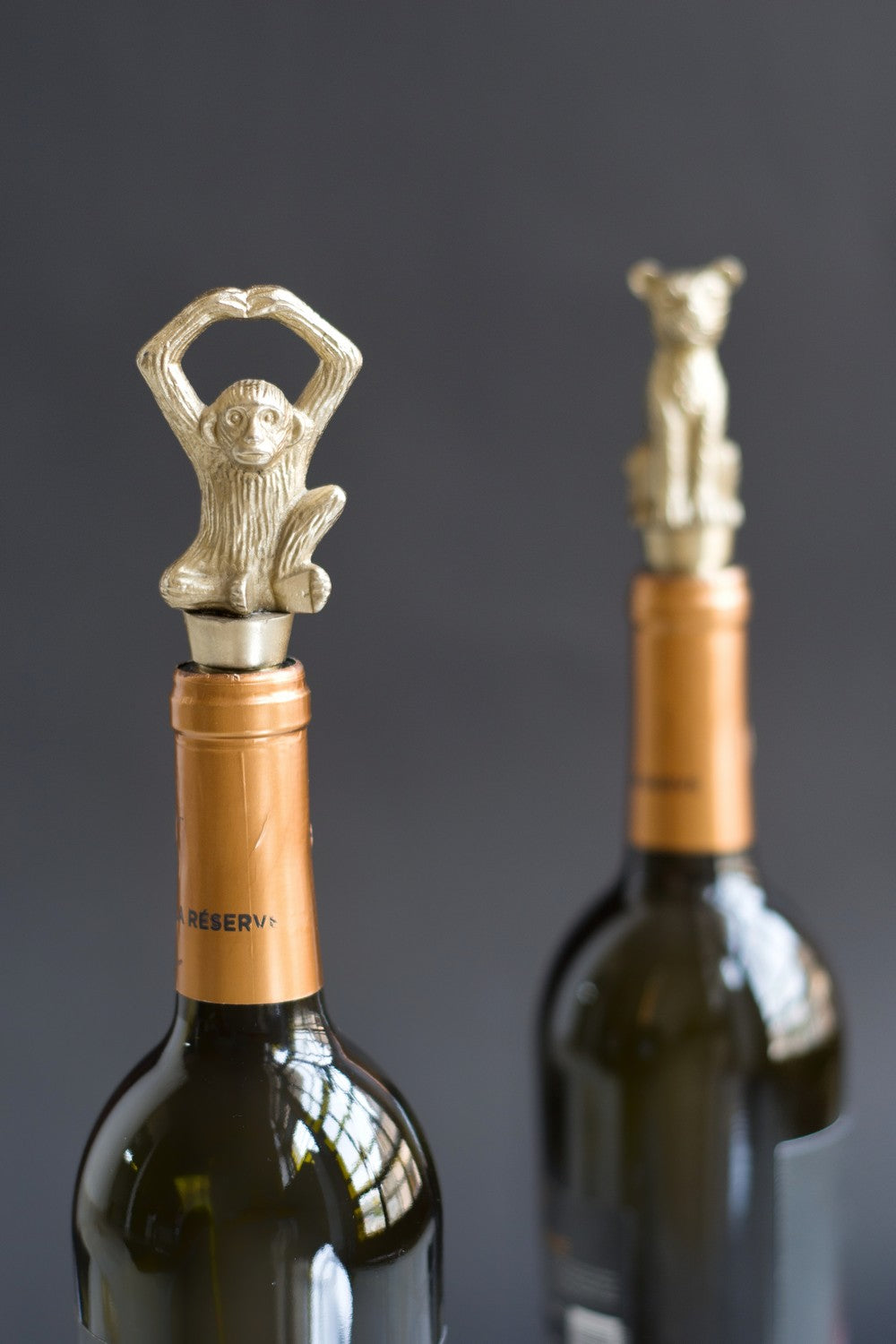 Monkey party wine stopper