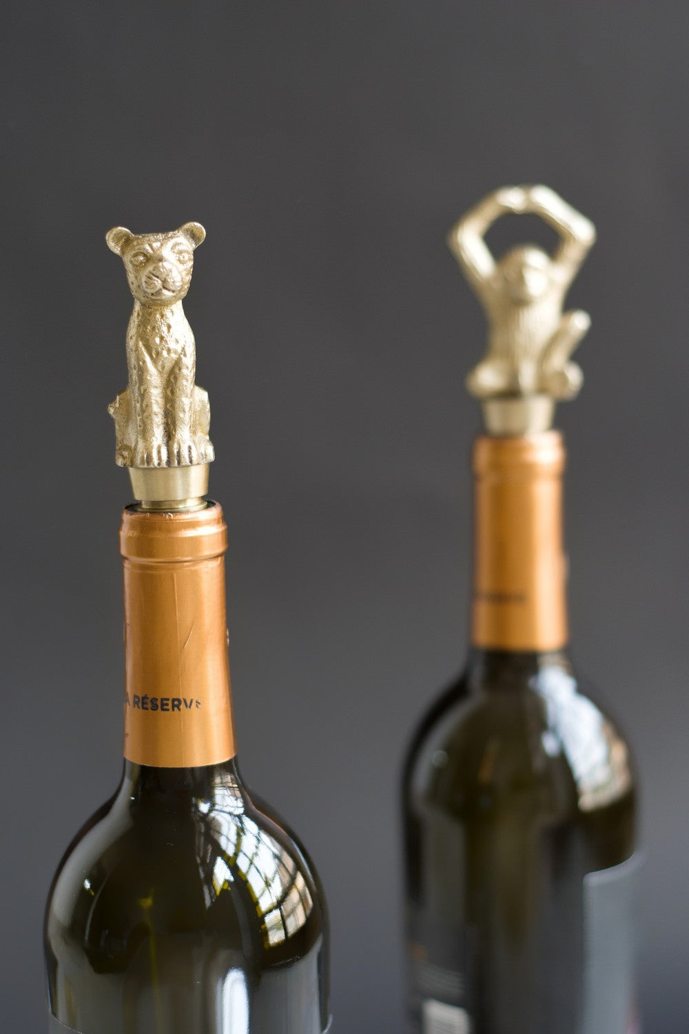 Cheetah party wine stopper