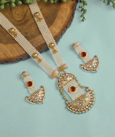 Elegant ethnic pearl necklace set