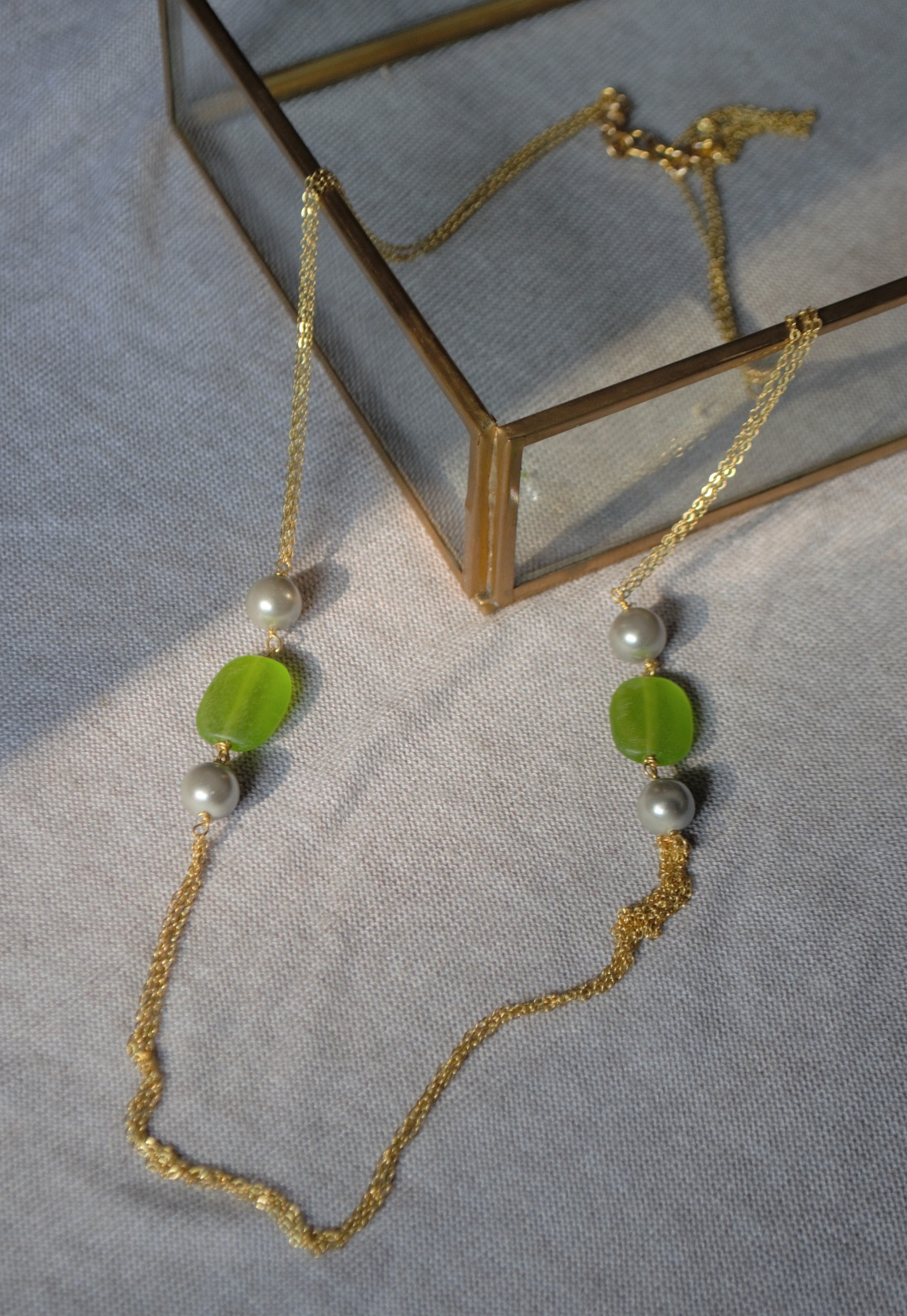 Translucent green beads necklace