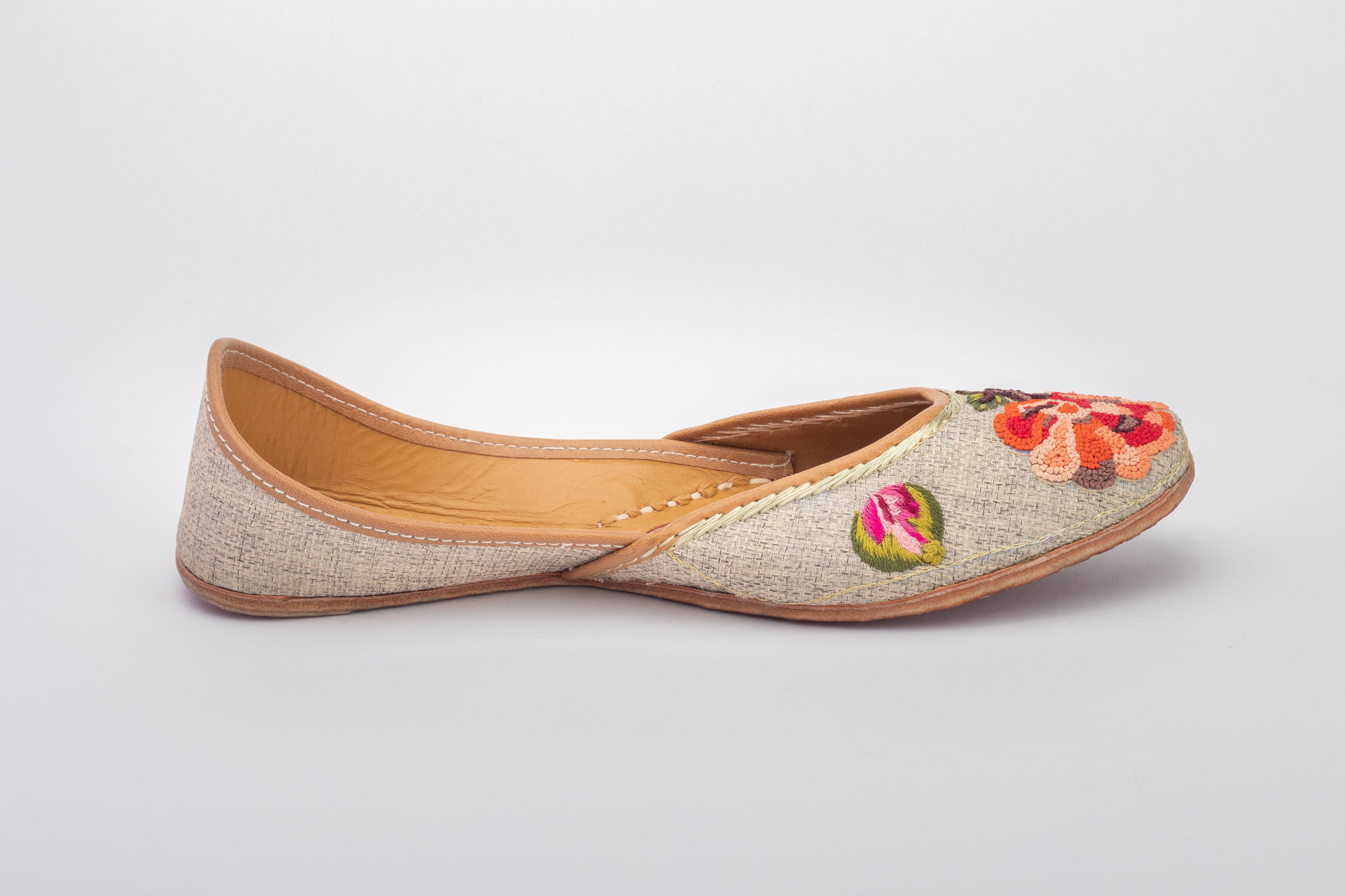 Beige Hand embroidered Juttis